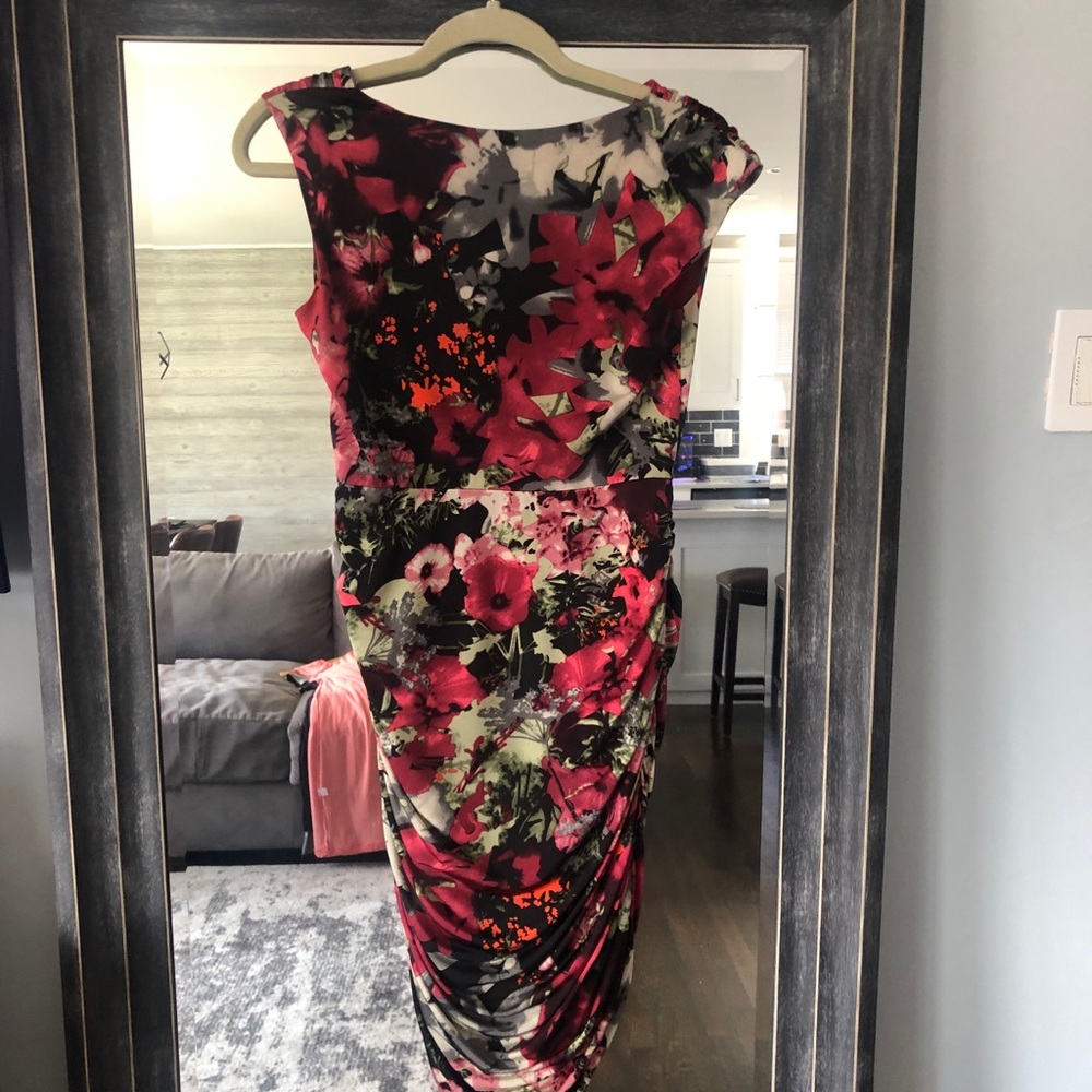 Beautiful Ruched Dress - Picture 4 of 4
